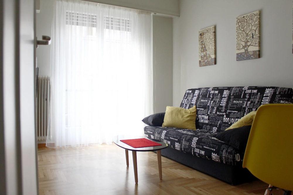Cheery Apartment In The Center Of أثينا المظهر الخارجي الصورة